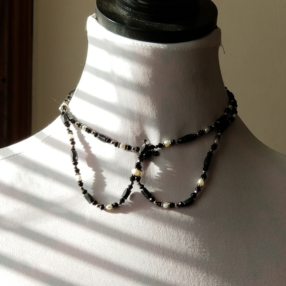 Relisted -Magnetic Hematite necklace white pearls silver - Picture 6 of 9